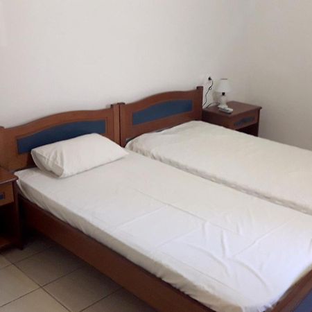 Theofilos Appartements Livádi Kithíron Szoba fotó
