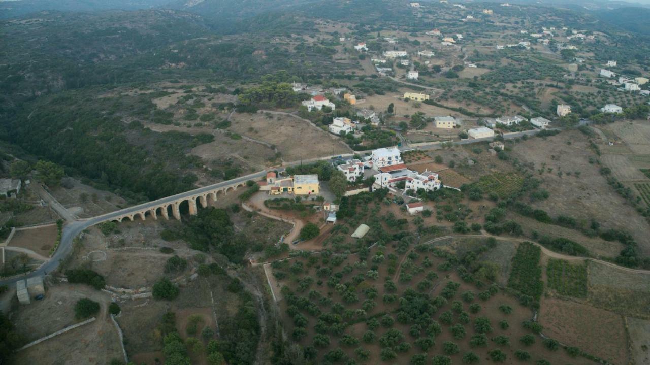 Theofilos Appartements Livádi Kithíron Kültér fotó